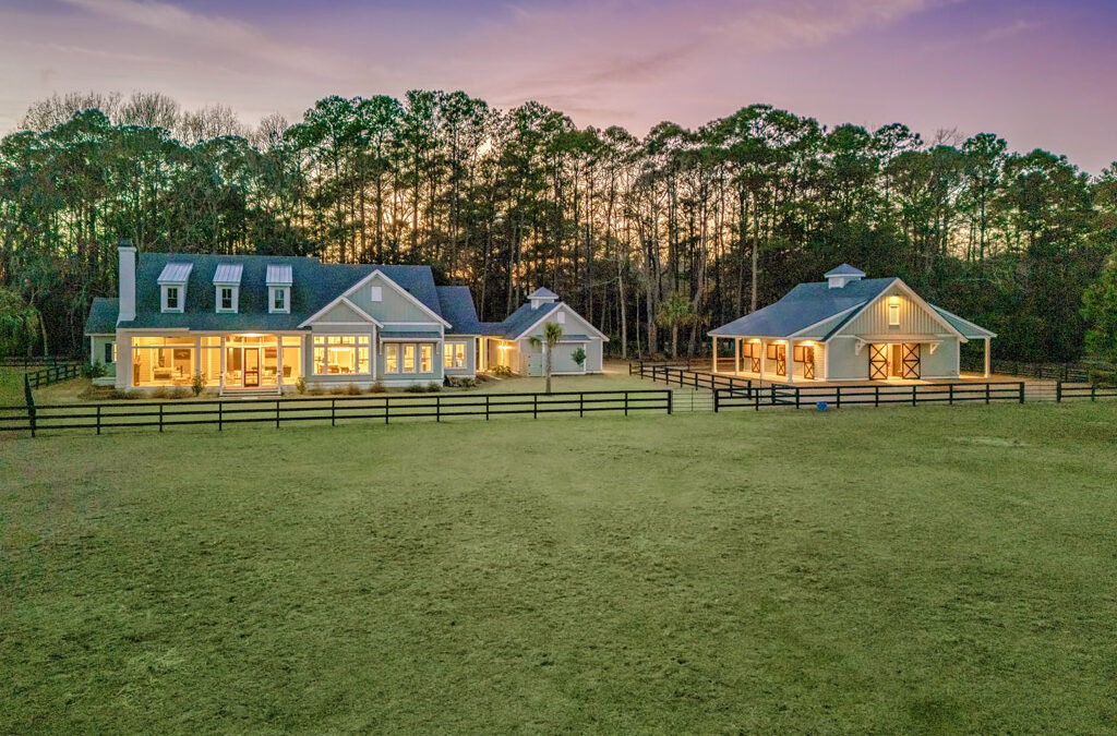 Charming Equestrian Estate: A Dream comes to Life in Rose Hill